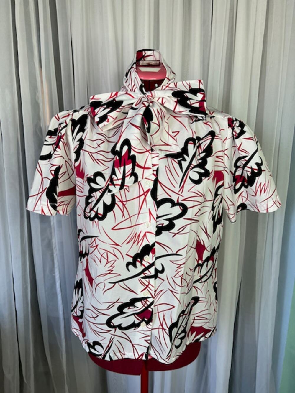 kitten bow blouse abstract leaves red black 1980s